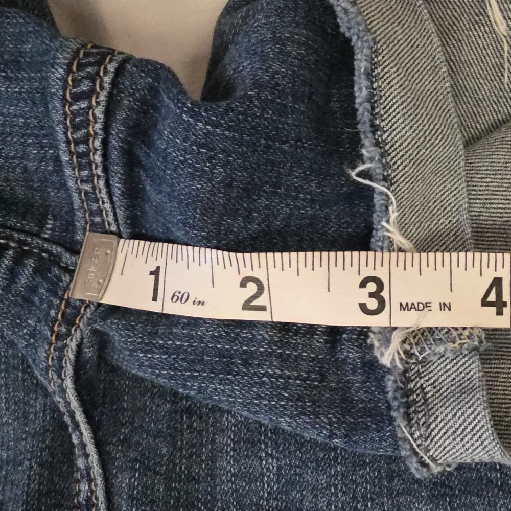 Distressed Denim Shorts Star Patch Raw Hem Blue Womens 11/12 Mid Rise Cutoff - Picture 10 of 10